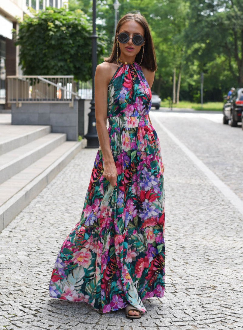 Julita - Zwiewna Sukienka Maxi w Kwiaty z Wiązaniem na Szyi i Falbaną