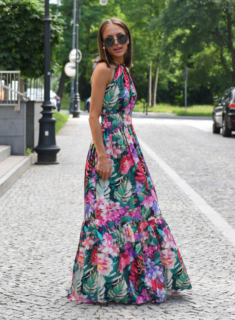 Julita - Zwiewna Sukienka Maxi w Kwiaty z Wiązaniem na Szyi i Falbaną